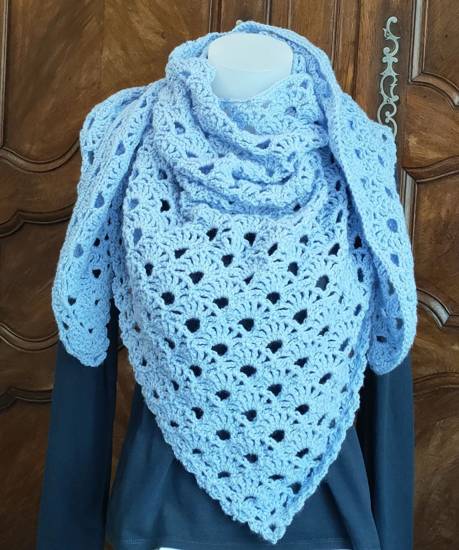 🩵 Xale / Lenço Feito à Mão de Crochê – Azul Claro Muito Macio – photo 4
